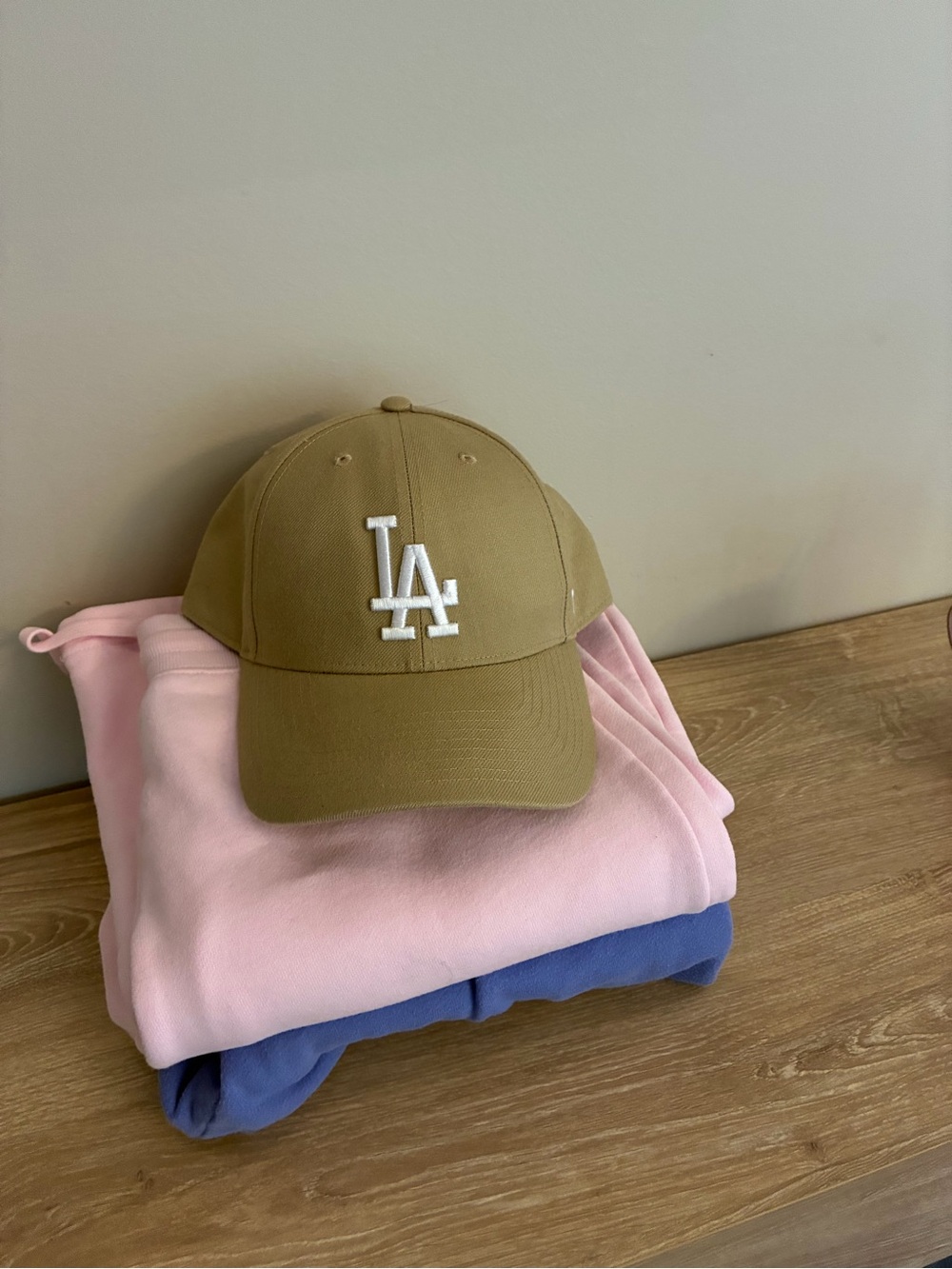 Tan Baseball Cap with White 'LA' Logo
